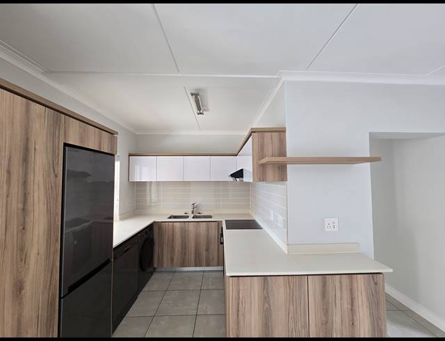 3 BEDROOM APARTMENT TO LET IN BALLITO CENTRAL